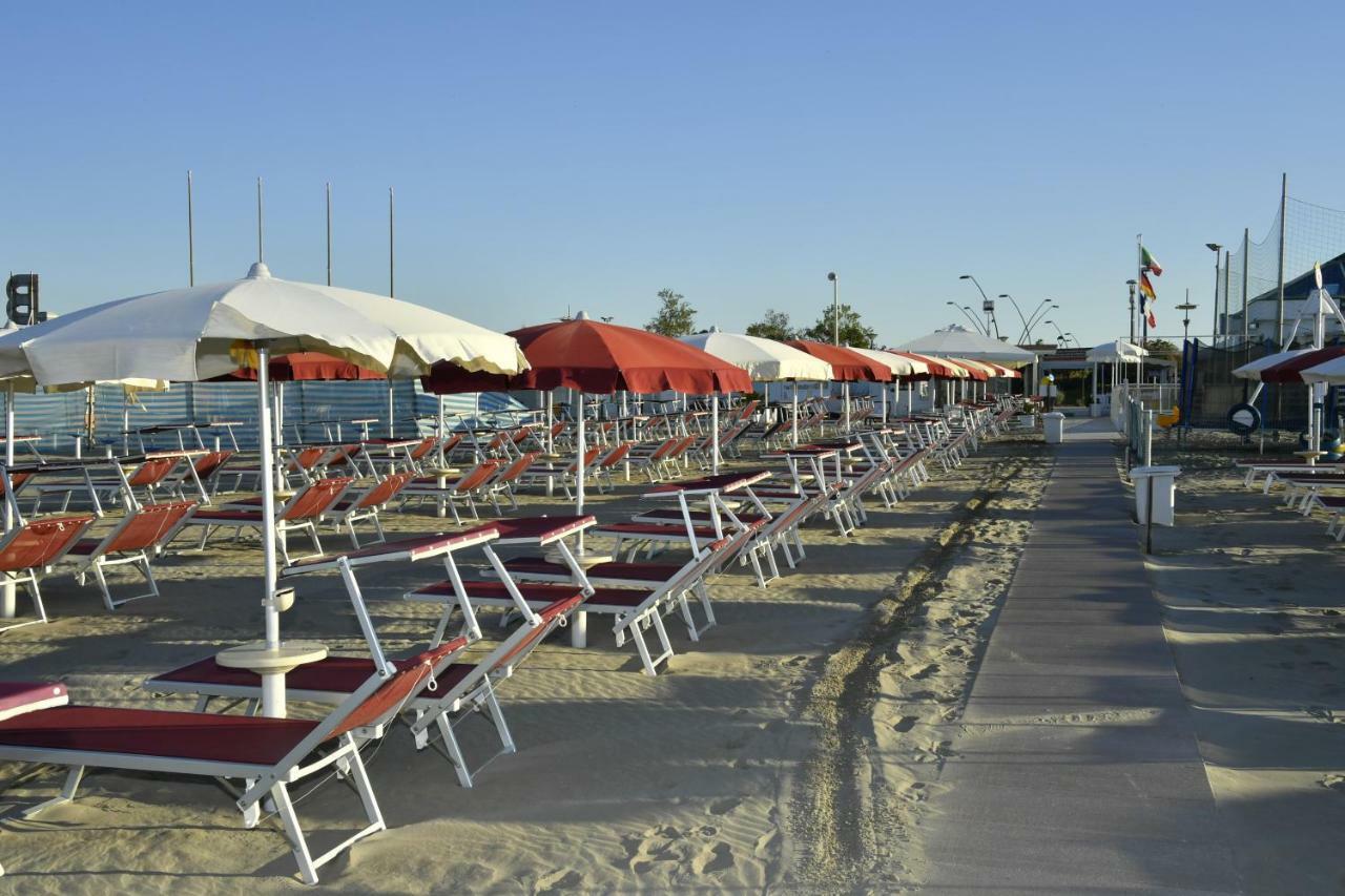 Pensione Elena Misano Adriatico Exterior photo